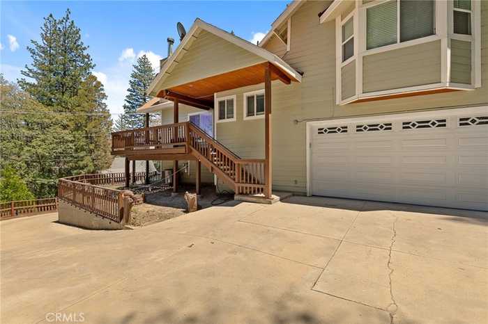 photo 2: 26648 Thunderbird Drive, Lake Arrowhead CA 92391