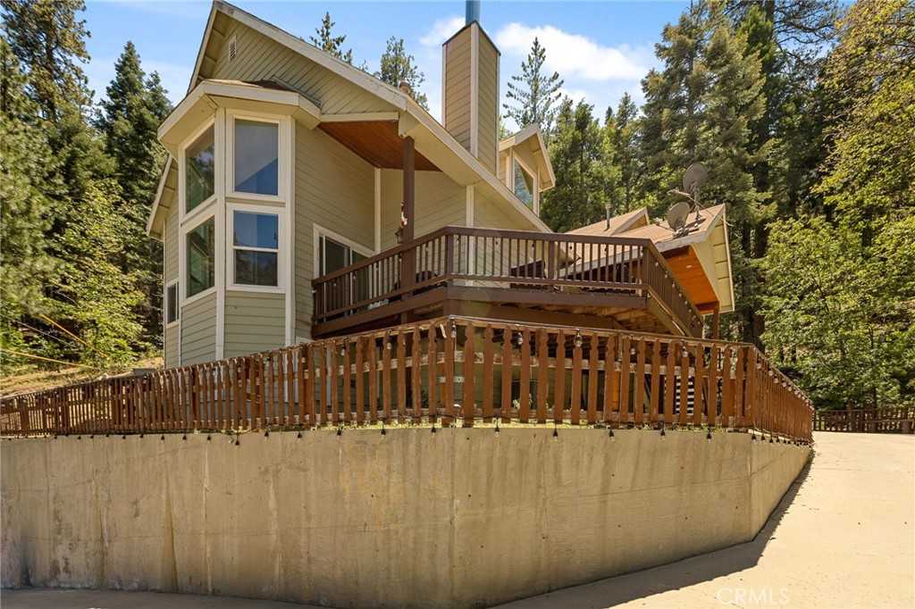 photo 3: 26648 Thunderbird Drive, Lake Arrowhead CA 92391