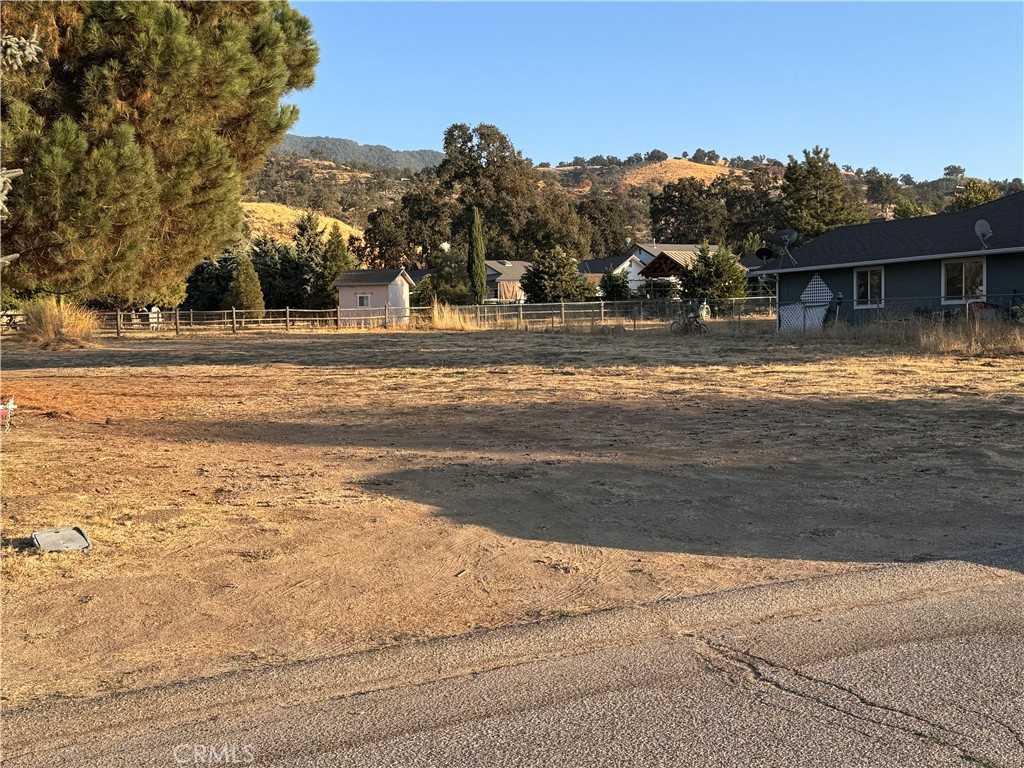 photo 1: Tanforan Drive, Tehachapi CA 93561