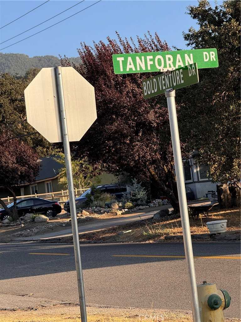 photo 3: Tanforan Drive, Tehachapi CA 93561