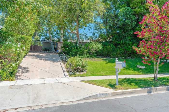 photo 2: 23925 Crosson Drive, Woodland Hills CA 91367