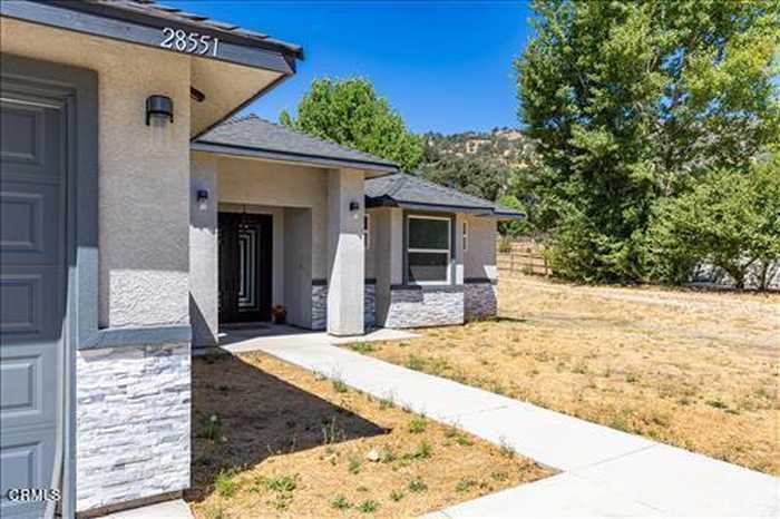 photo 2: 28551 Bear Valley Road, Tehachapi CA 93561