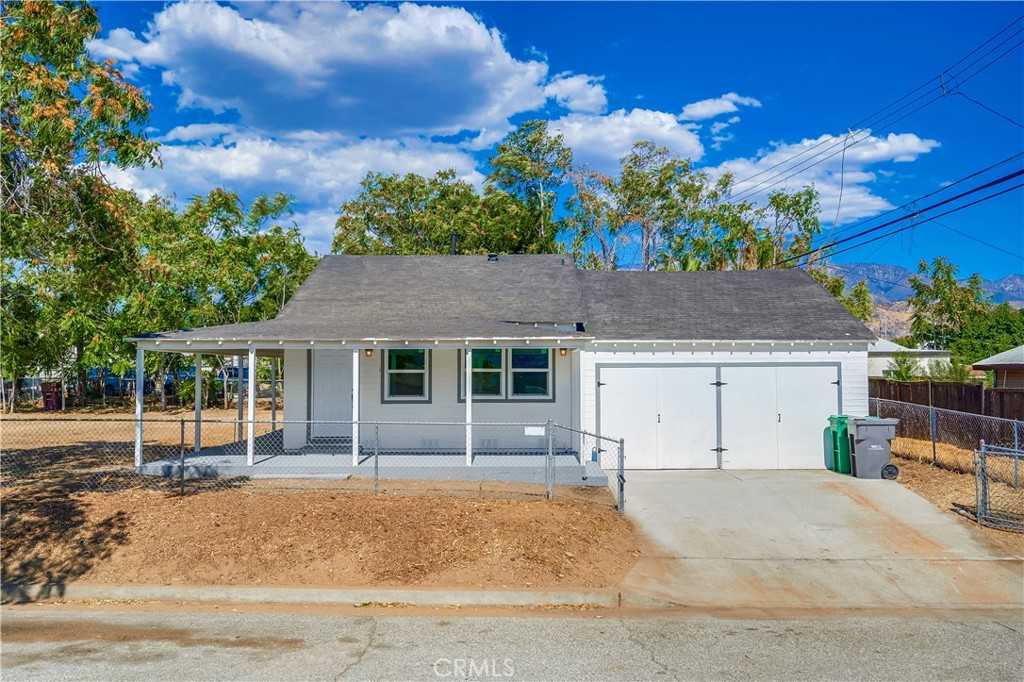 photo 1: 841 E Christie Street, Banning CA 92220