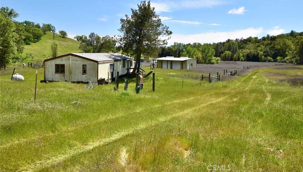 photo 2: 48651 Sapaque Valley Road, Bradley CA 93426