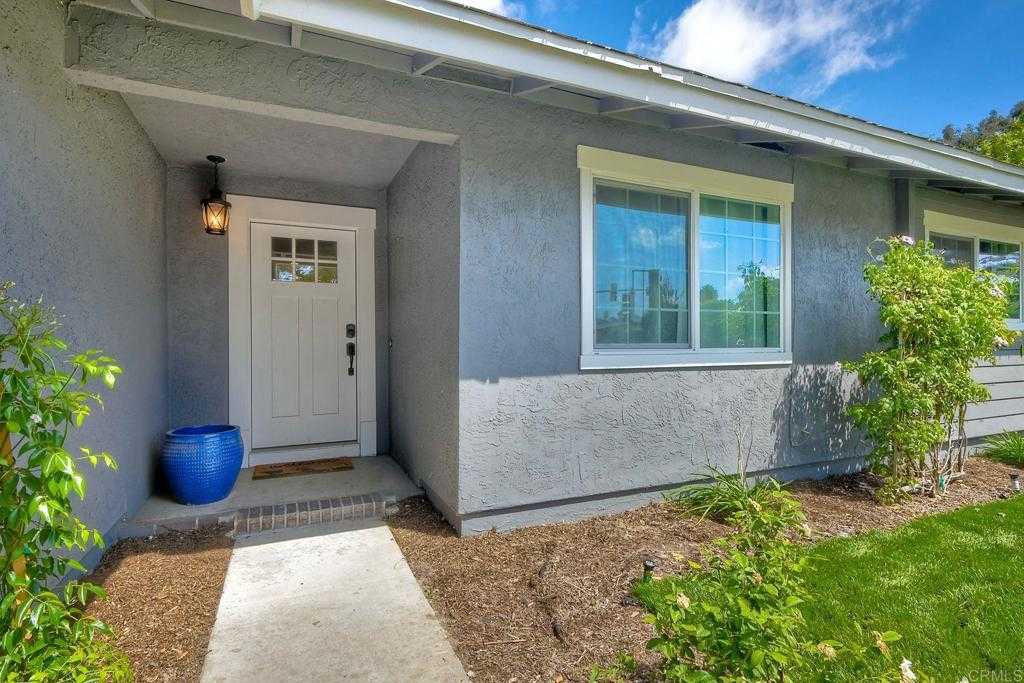 photo 3: 2760 Thunder Drive, Oceanside CA 92056