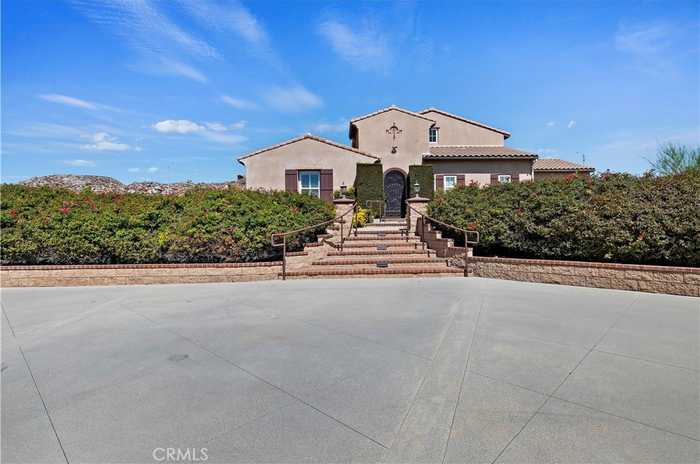 photo 2: 17650 Burl Hollow Drive, Riverside CA 92504