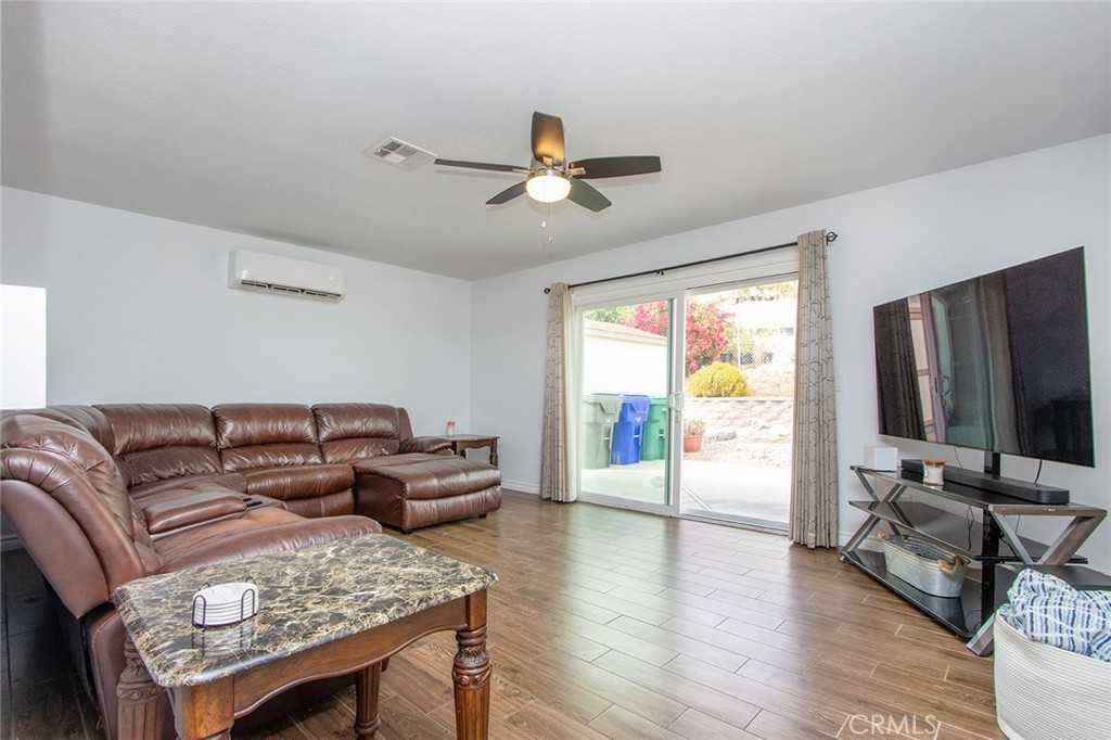 photo 2: 3924 Roselle Avenue, Oceanside CA 92056