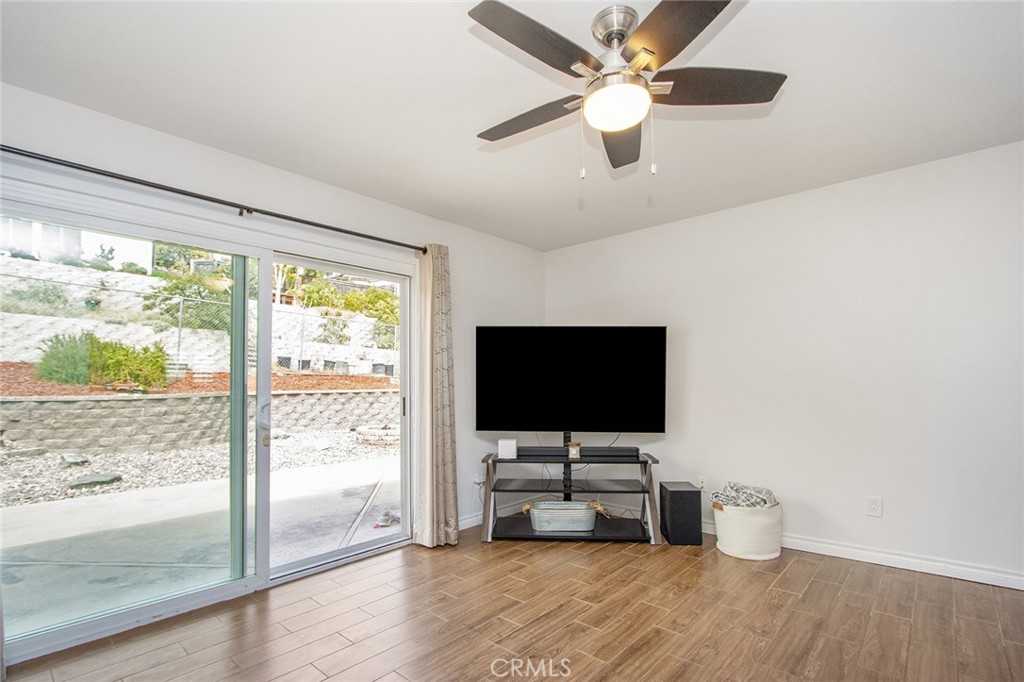 photo 3: 3924 Roselle Avenue, Oceanside CA 92056