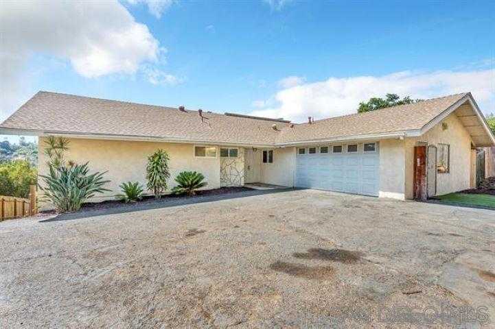 photo 2: 9273 Camino Paz Ln, La Mesa CA 91941