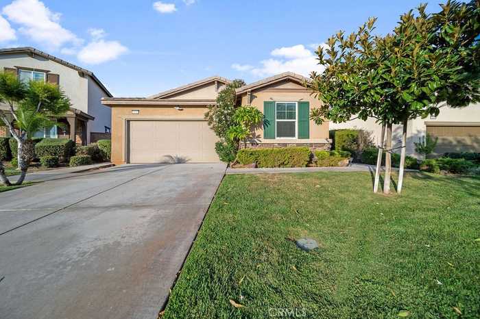 photo 1: 34342 Blossoms Drive, Lake Elsinore CA 92532