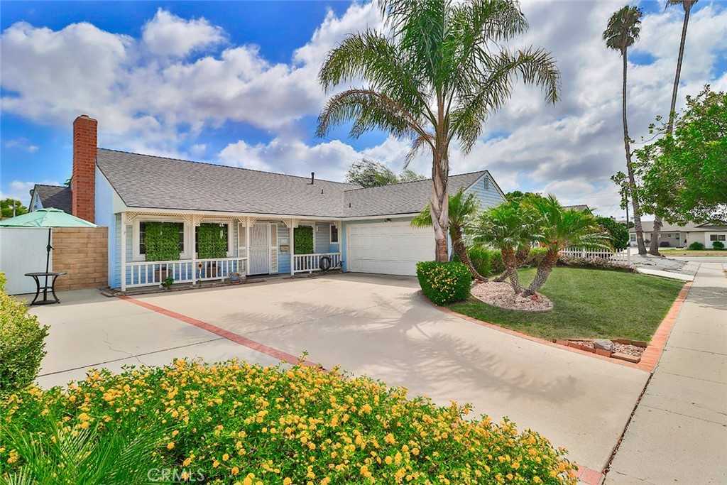 photo 1: 1376 Coventry Avenue, Ventura CA 93004