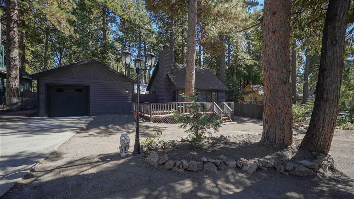 photo 3: 31681 Luring Pines Circle, Running Springs CA 92382