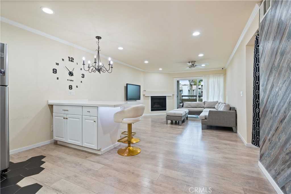 photo 3: 21400 Burbank Boulevard Unit 119, Woodland Hills CA 91367