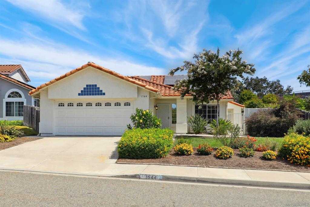 photo 1: 1544 Avenida Andante, Oceanside CA 92056