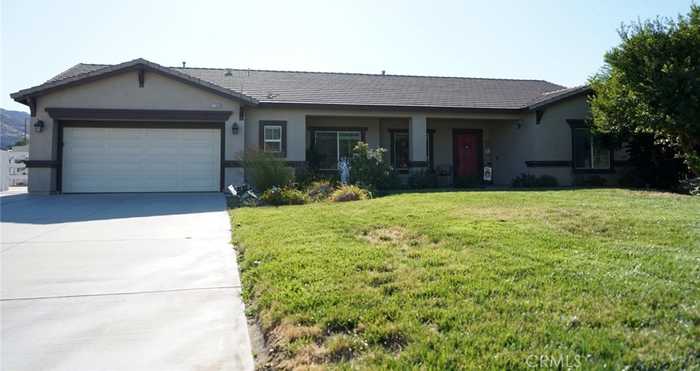 photo 1: 1185 Lisa lane, Banning CA 92220