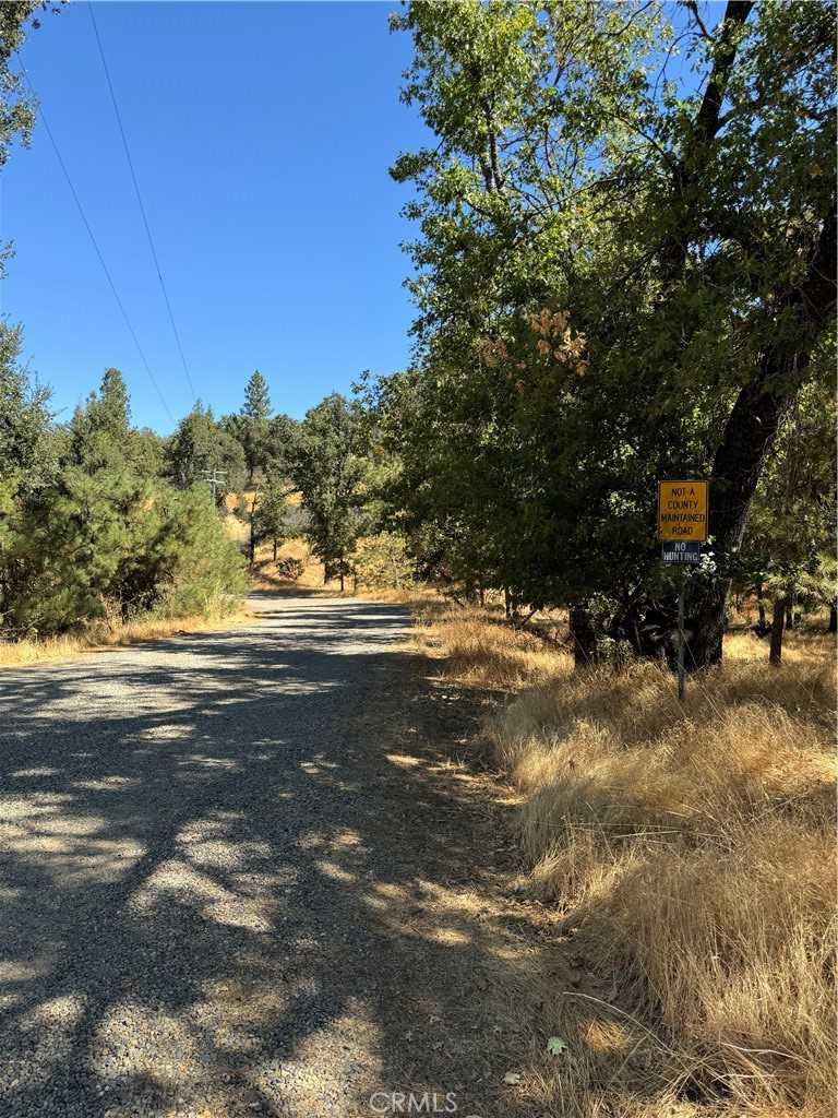 photo 2: 5718 E Whitlock Road, Mariposa CA 95338