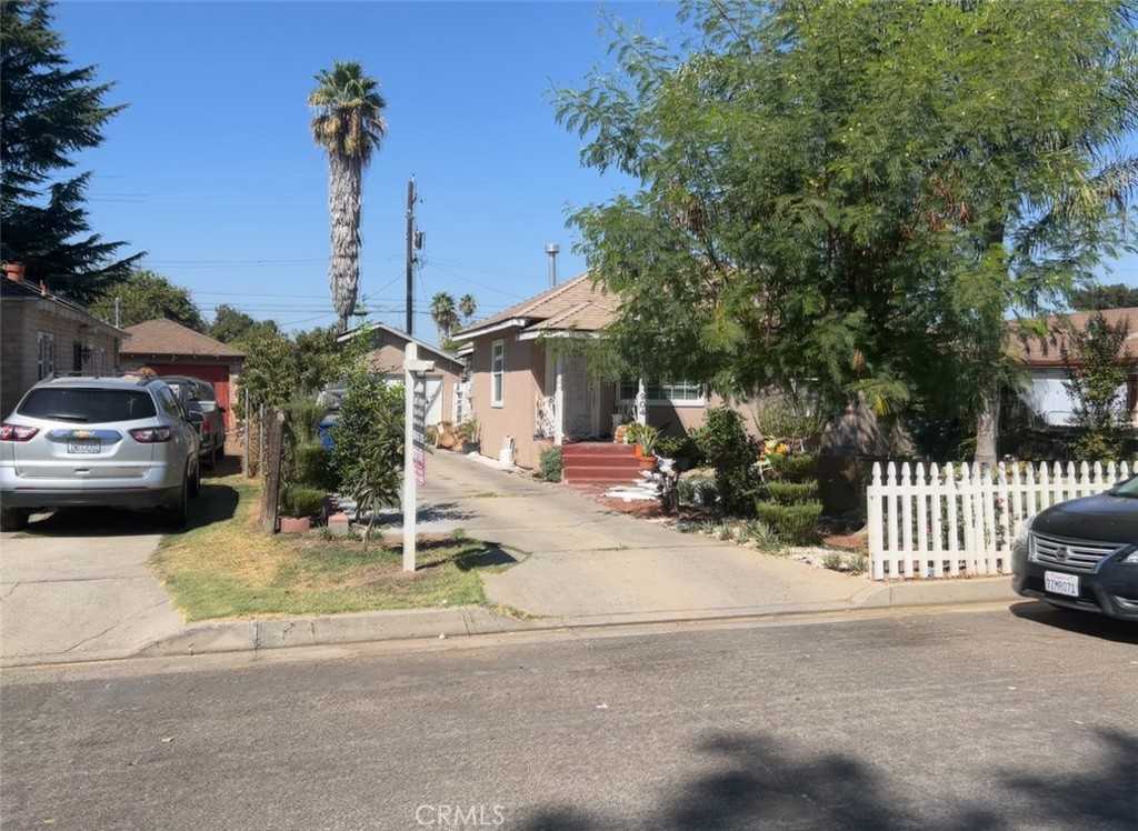 photo 2: 904 Riverside Avenue, Chowchilla CA 93610