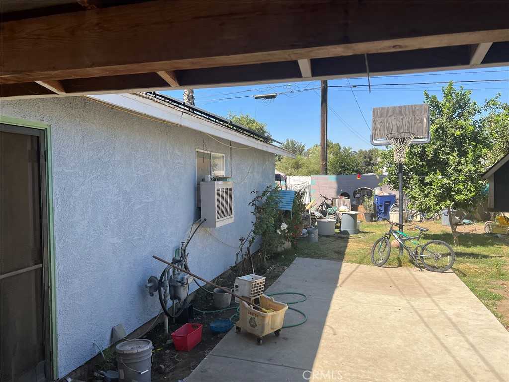 photo 3: 904 Riverside Avenue, Chowchilla CA 93610