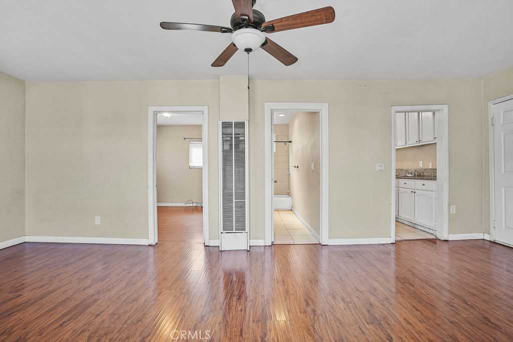 photo 3: 6013 Maywood Avenue Unit 12, Huntington Park CA 90255