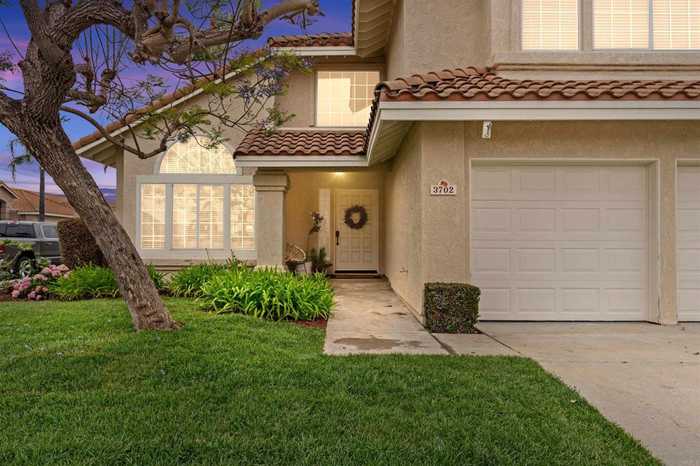 photo 2: 3702 Southridge Way, Oceanside CA 92056