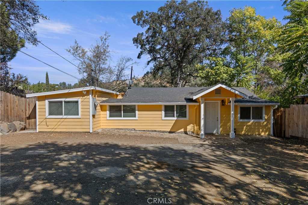 photo 1: 14208 Hale Street, Clearlake CA 95422