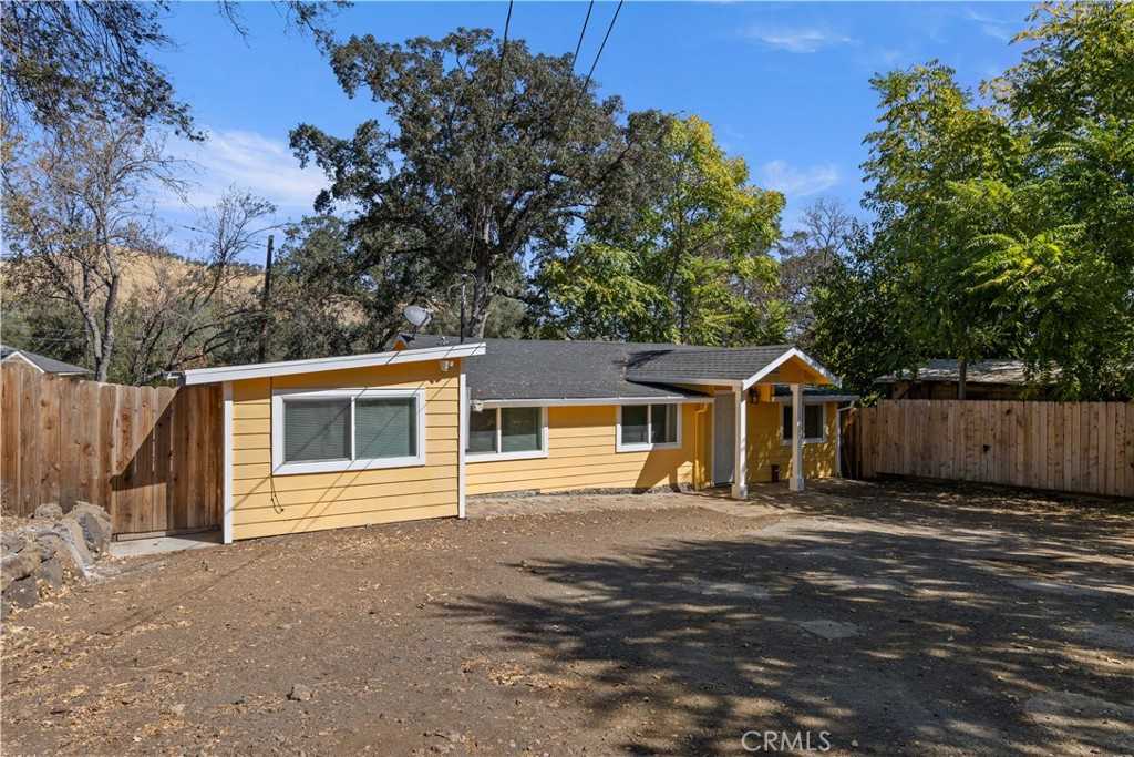 photo 2: 14208 Hale Street, Clearlake CA 95422