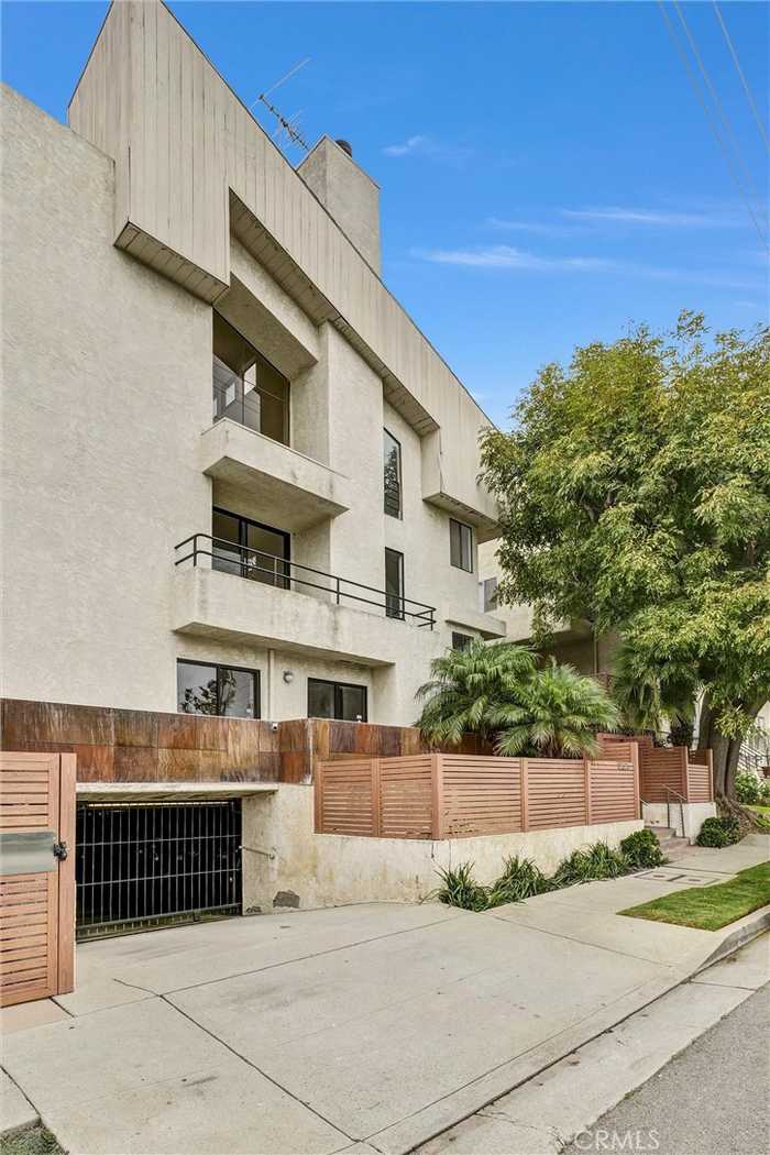 photo 2: 12525 Pacific Avenue Unit 1, Los Angeles CA 90066