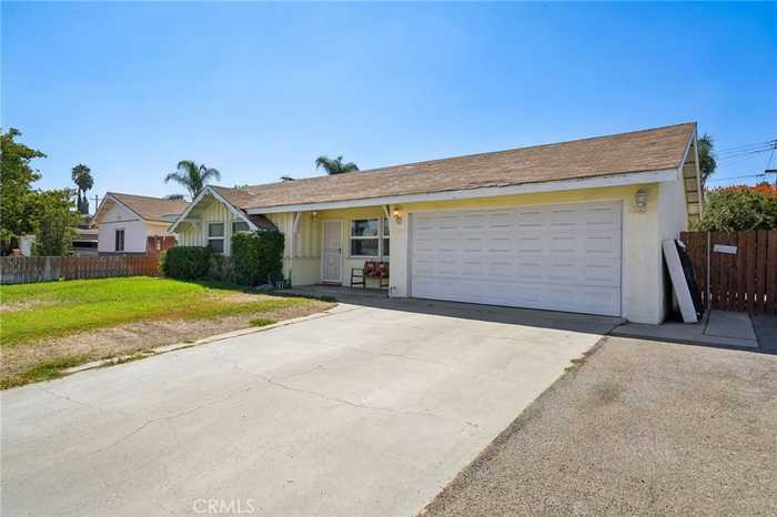 photo 2: 4190 Hines Avenue, Riverside CA 92505