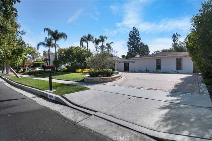 photo 2: 6200 Capistrano Avenue, Woodland Hills CA 91367