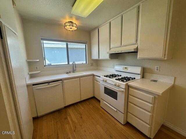 photo 2: 2543 E Harbor Boulevard Unit 2, Ventura CA 93001