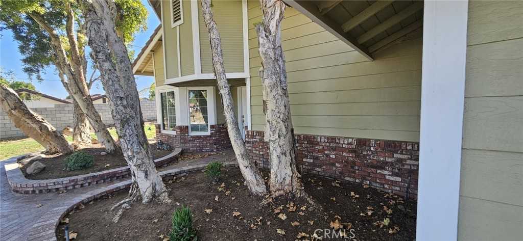 photo 2: 5354 Golden Avenue, Riverside CA 92505