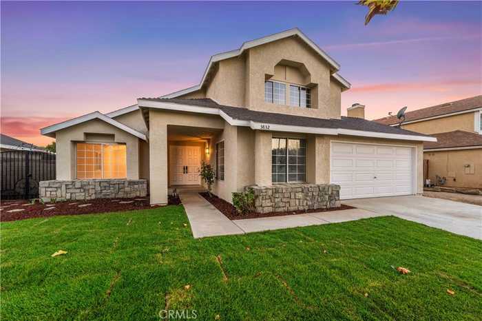 photo 2: 3832 Eclipse Drive, Palmdale CA 93550