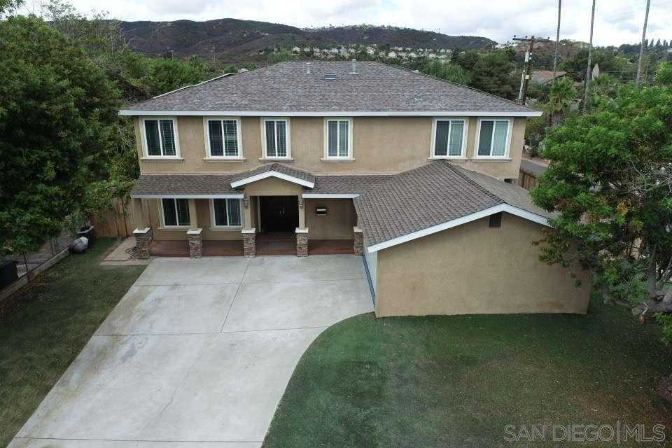 photo 1: 13852 Tobiasson Rd, Poway CA 92064