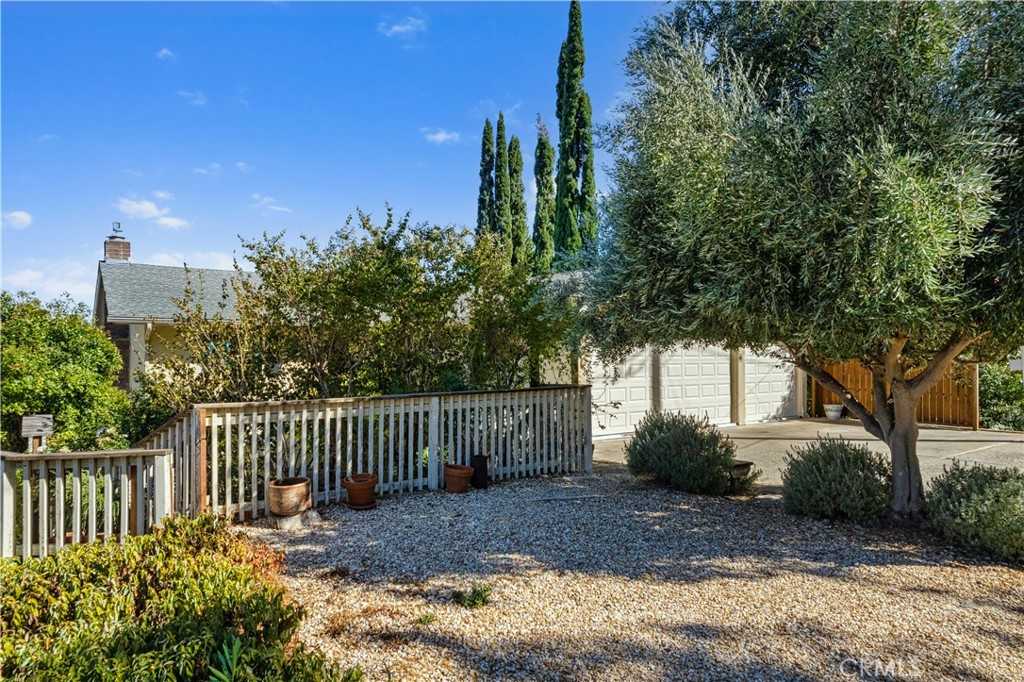 photo 3: 3584 Knob Cone Drive, Kelseyville CA 95451