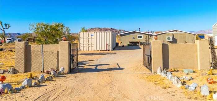 photo 2: 2467 Sand Drive, Landers CA 92285