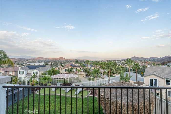 photo 2: 27 Via Palmieki Court, Lake Elsinore CA 92532