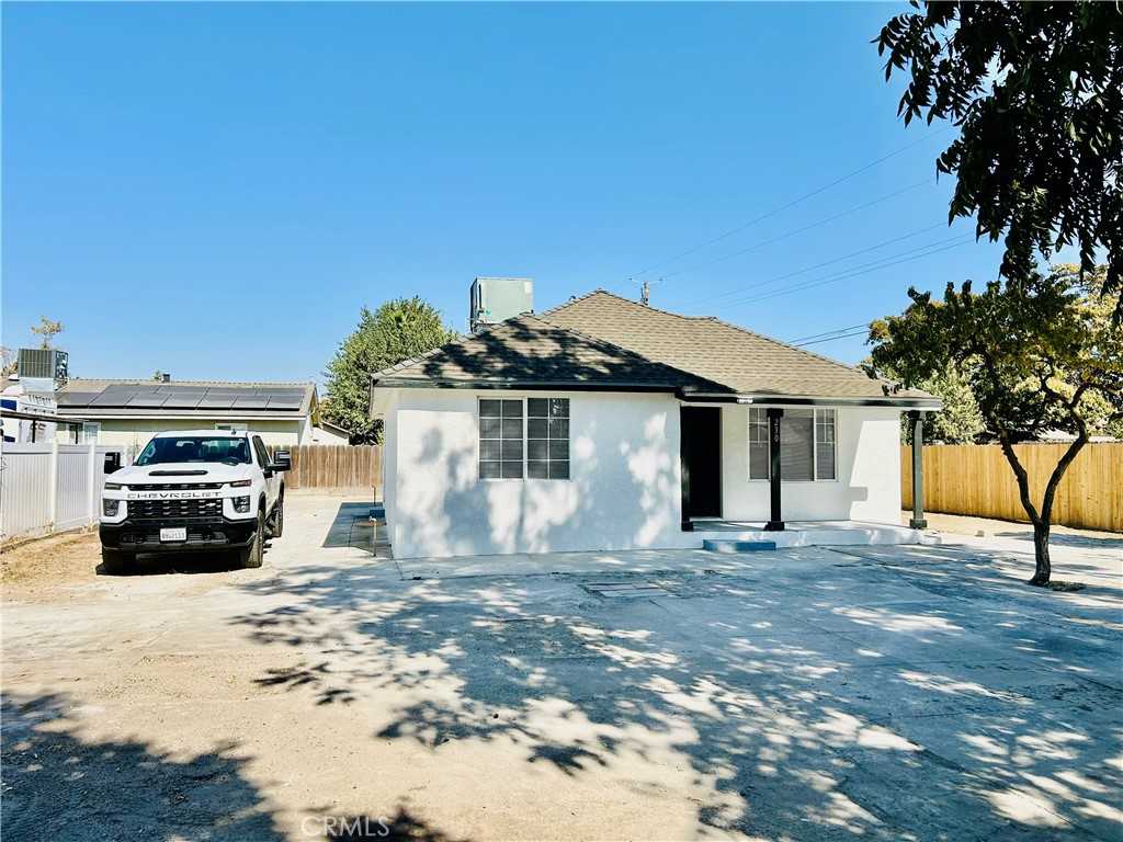 photo 3: 230 N 12th Street, Chowchilla CA 93610