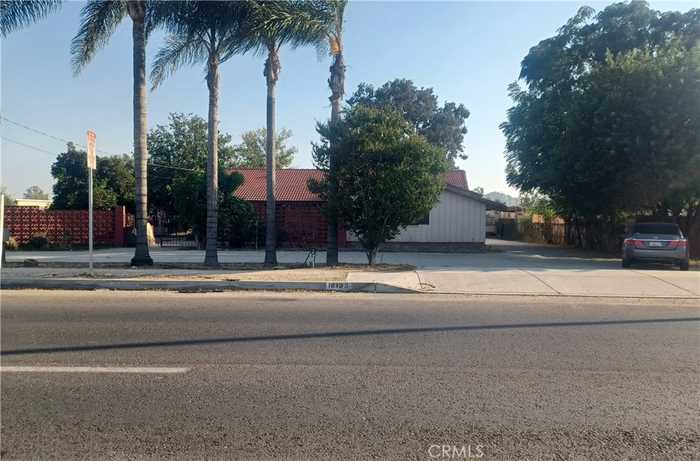 photo 2: 18133 Slover Avenue, Bloomington CA 92316