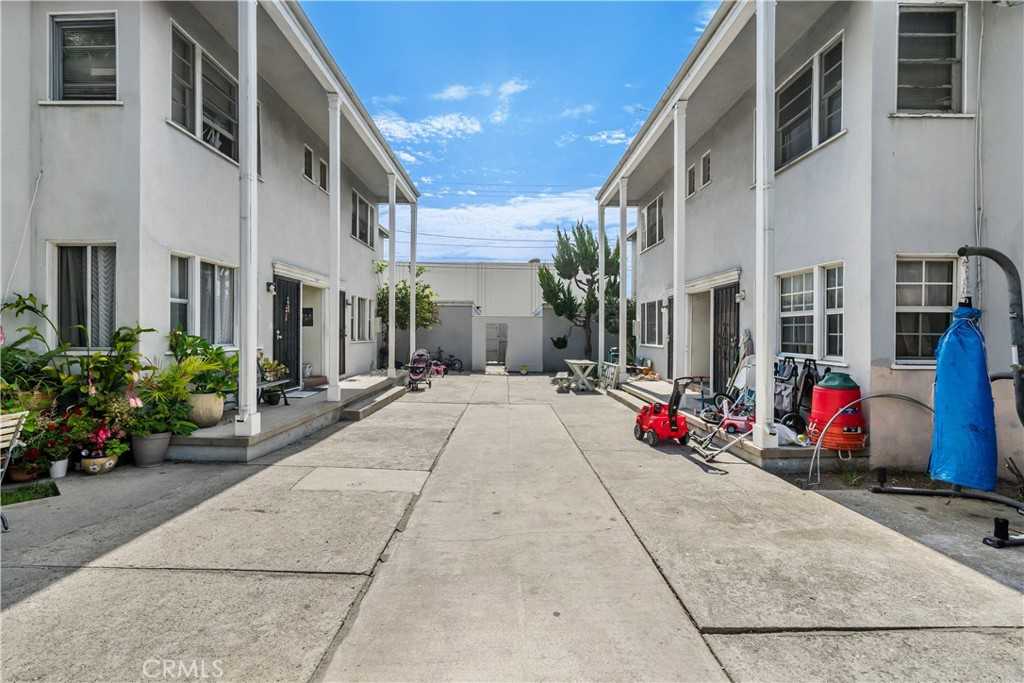 photo 3: 12314 Washington Place, Culver City CA 90066