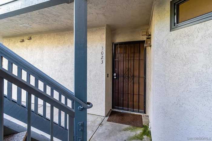 photo 2: 3023 Charwood Ct, Spring Valley CA 91978