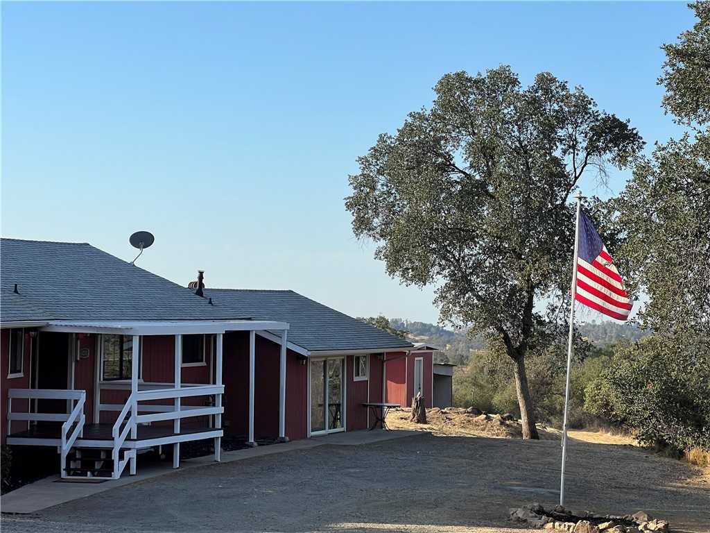 photo 1: 4253 Woodview Ln., Mariposa CA 95338