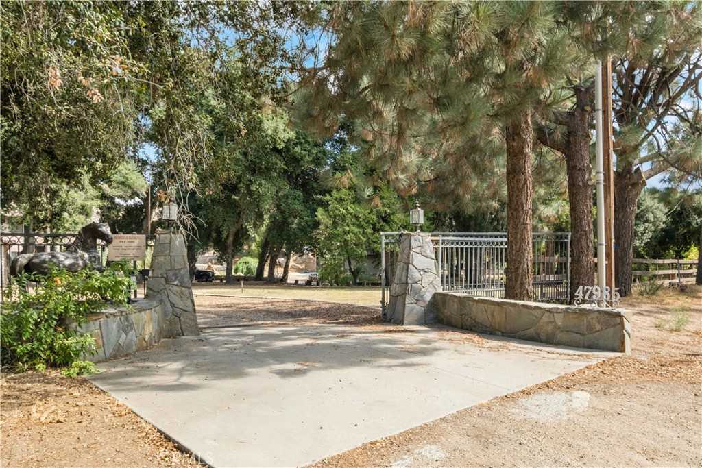 photo 3: 47985 Twin Pines Road, Banning CA 92220