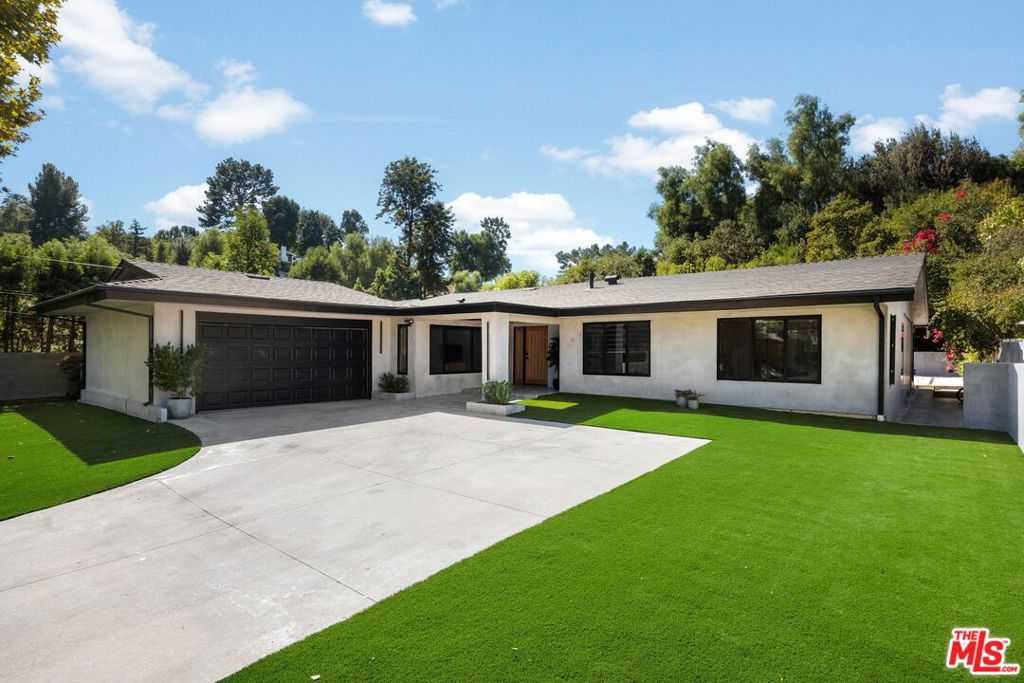 photo 2: 5349 Ellenvale Avenue, Woodland Hills CA 91367