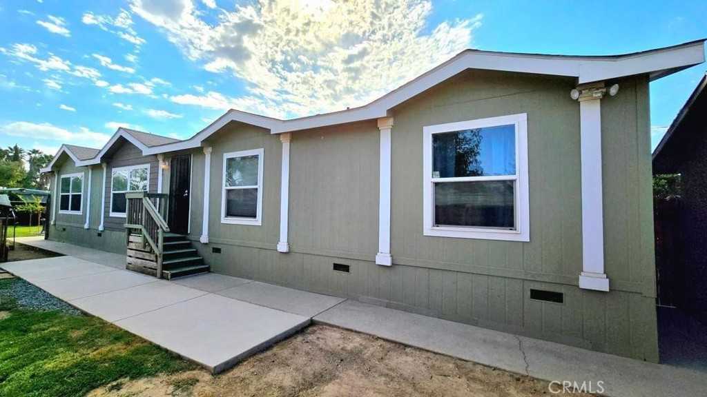 photo 1: 22677 Maple Street, Chowchilla CA 93610