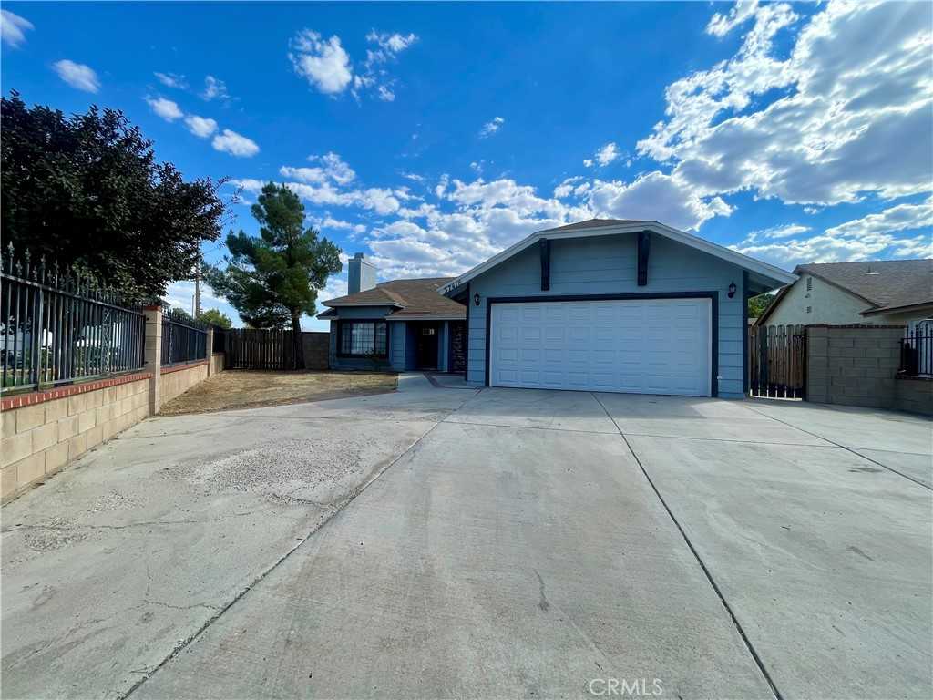 photo 1: 37418 Birch Tree Lane, Palmdale CA 93550