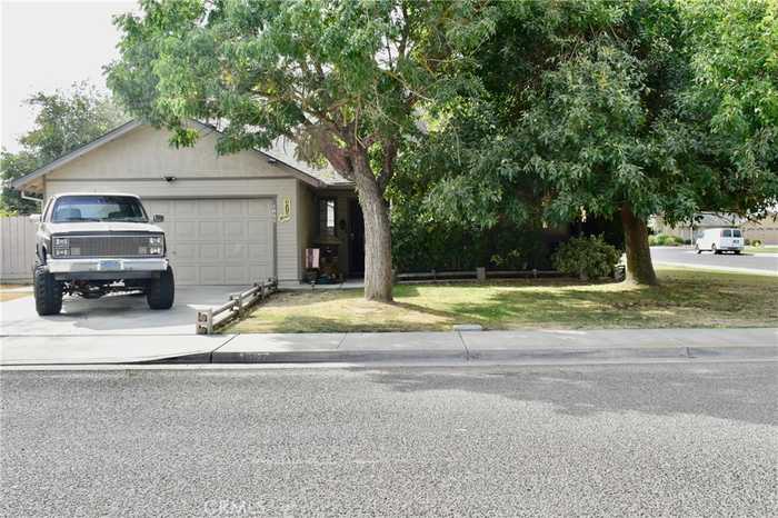 photo 1: 1080 Lee Avenue, Gustine CA 95322