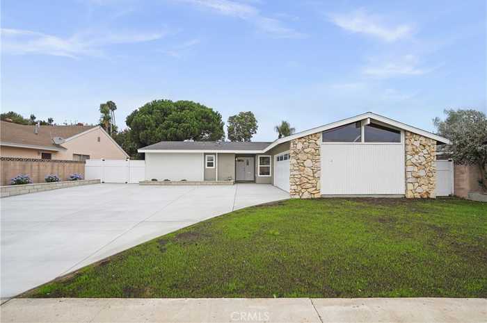 photo 1: 8333 Wabash Street, Ventura CA 93004