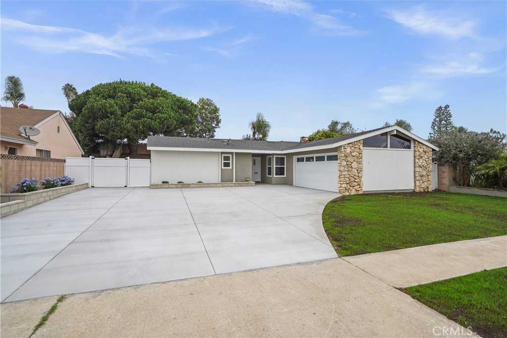 photo 3: 8333 Wabash Street, Ventura CA 93004