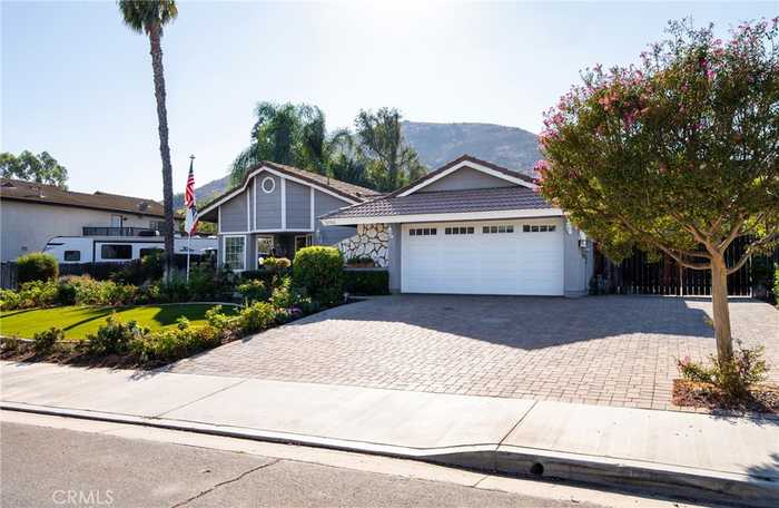 photo 2: 5752 Golden Avenue, Riverside CA 92505