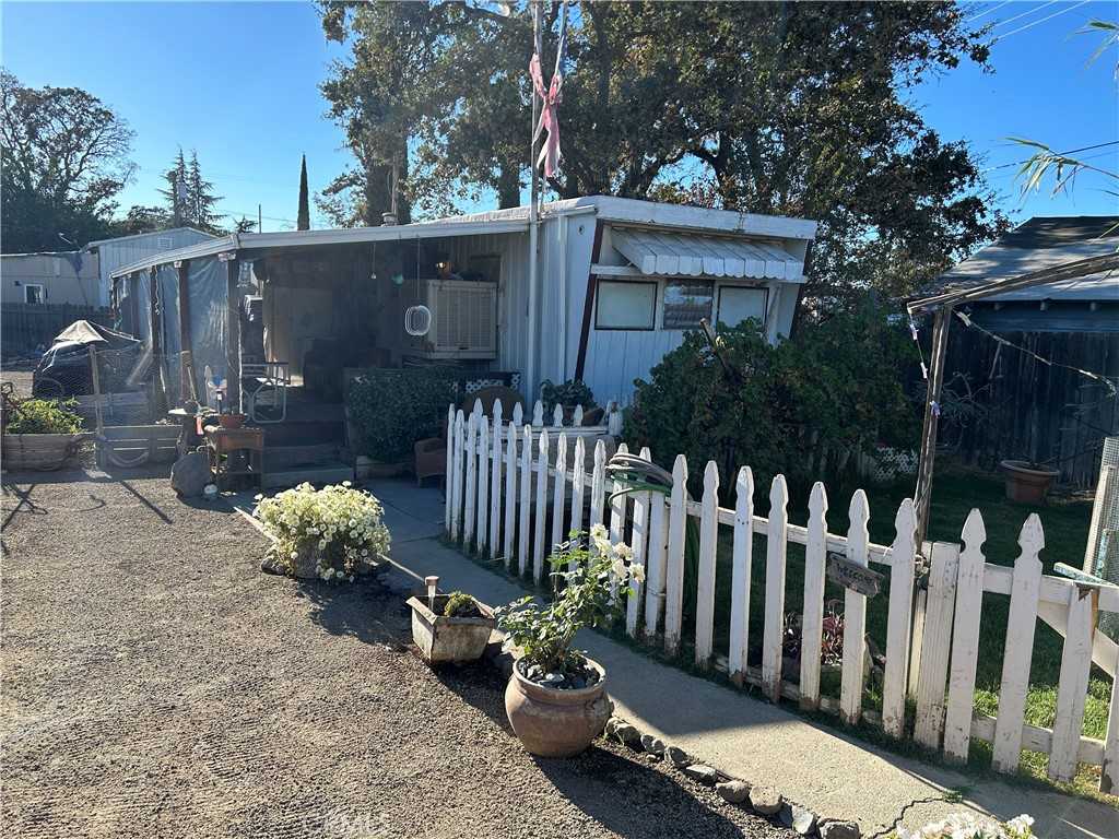 photo 1: 3721 Robinson Avenue, Clearlake CA 95422